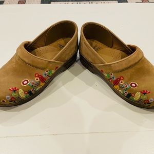 Embroidered Flower Dansko